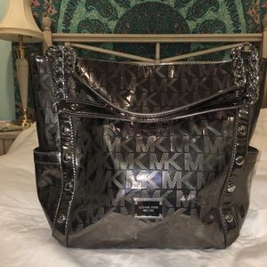 Large Michael Kors tote (grey metallic color)